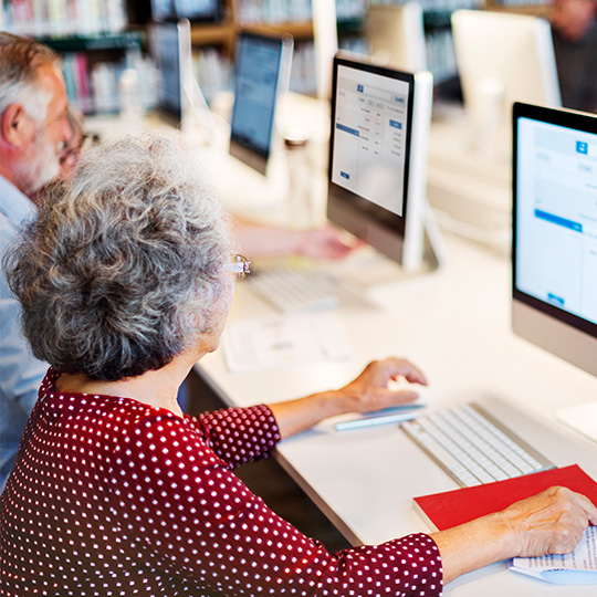 73_9282_03Feb2019215819_Elderly seniors in a computer class.jpg